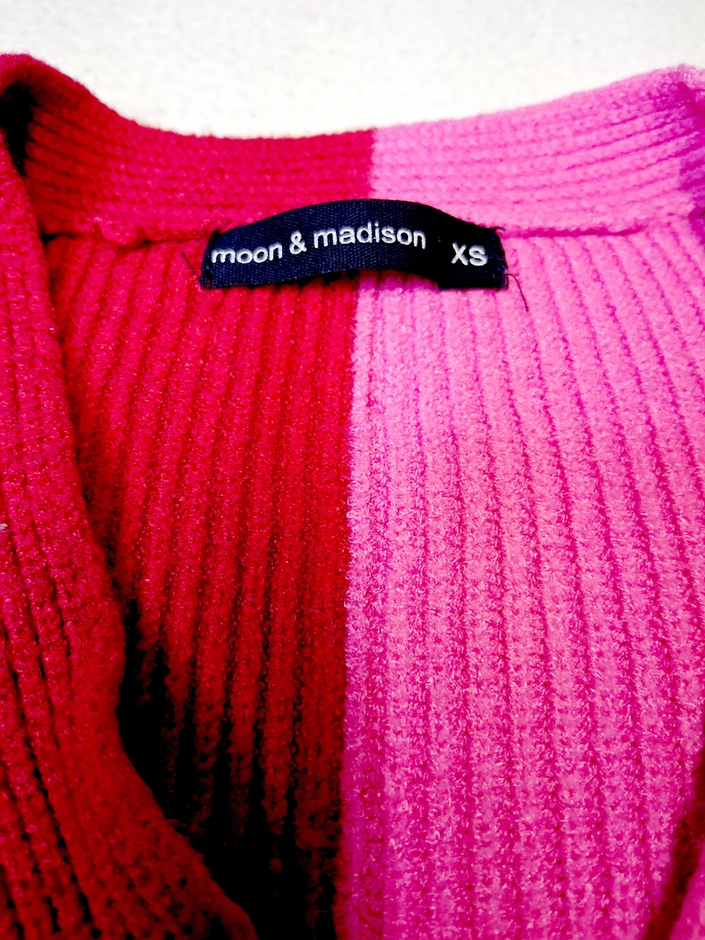 moon & madison Red and Pink Ribbed Colorblock Button Cardigan - Picture 4 of 5
